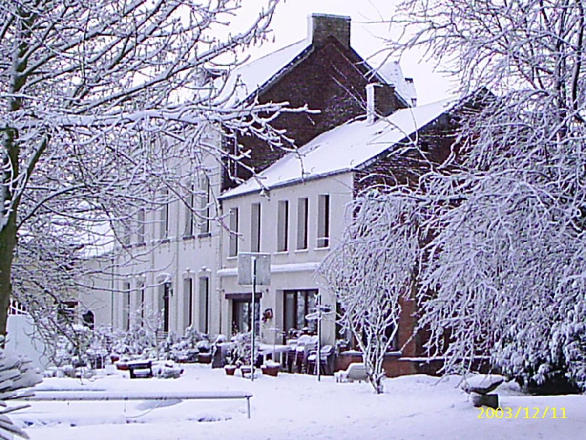Le Chateau De Frankie Spas-Saunas Grand-Reng Exterior foto
